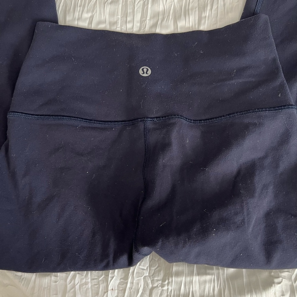 Lululemon navy cropped leggings